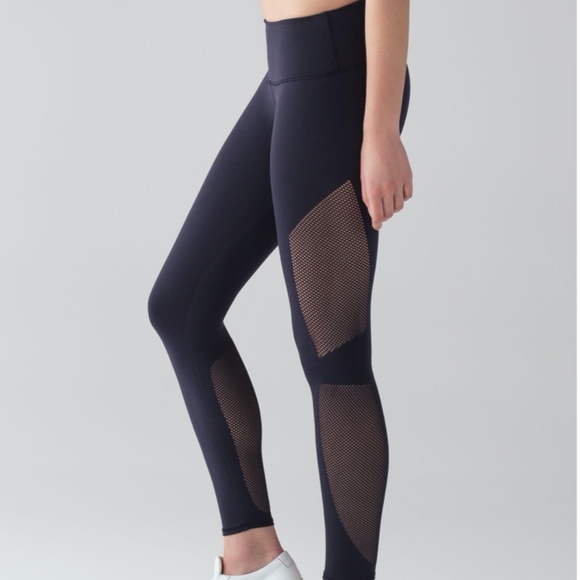 lululemon athletica Pants - Lululemon Reveal 7/8 Tight Small Midnight Navy
